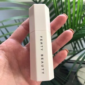 Fenty Beauty Highlighter Brush